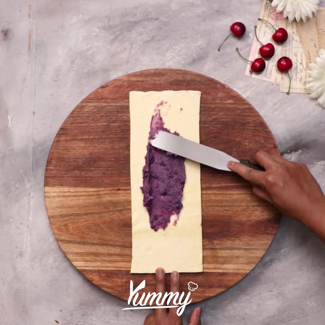 Step 1 Taro Roll Puff