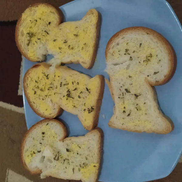 Taburi dengan oregano dan bawang putih bubuk