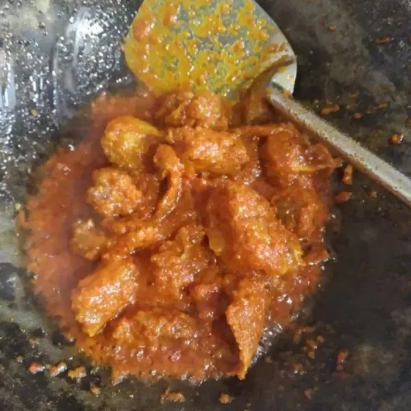 Masak sampai mengental dan bumbu meresap.