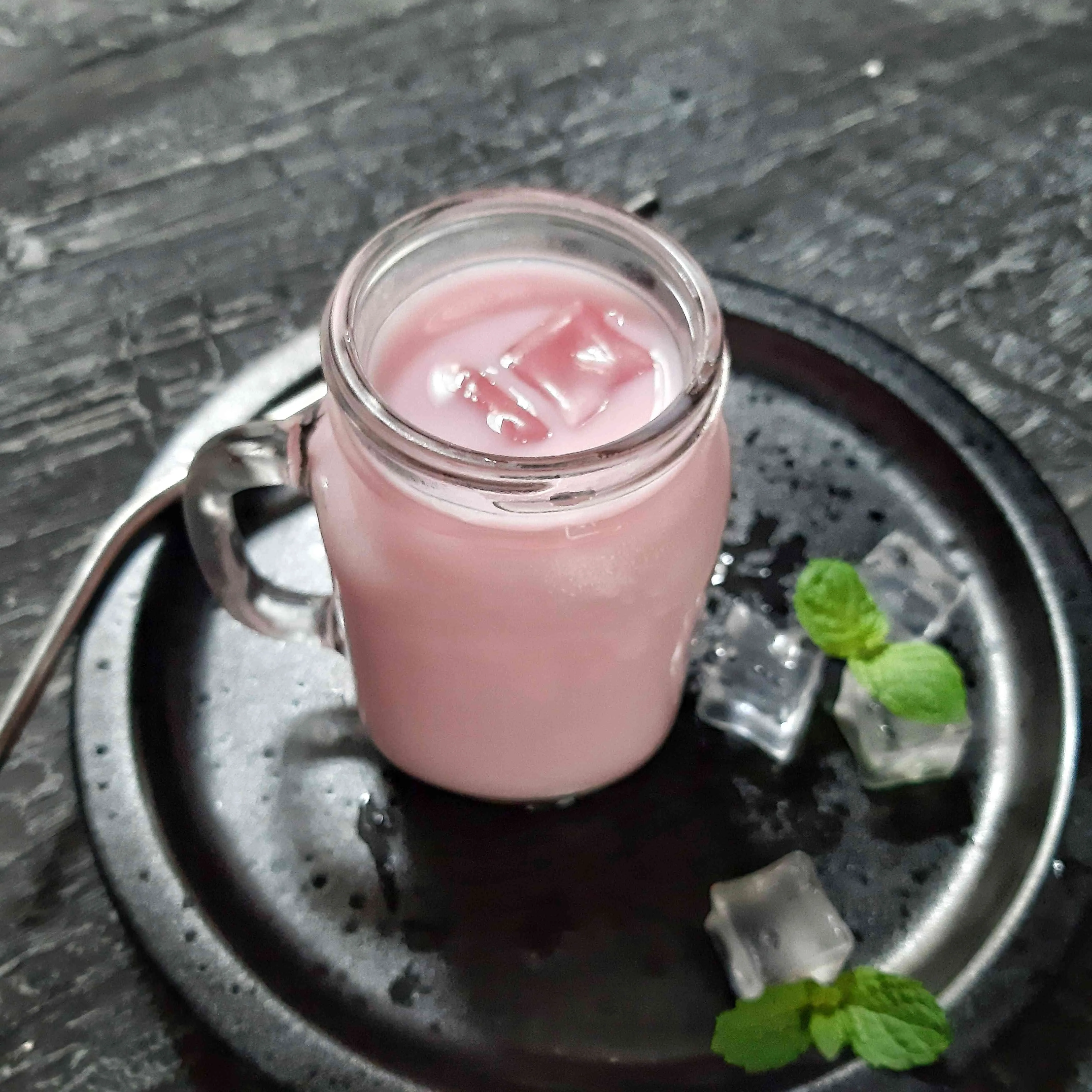 Minuman Pink Lava