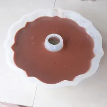 Saring, tuang di atas puding coklat. Biarkan hingga set & kaku. Lebih cepat simpan dalam kulkas