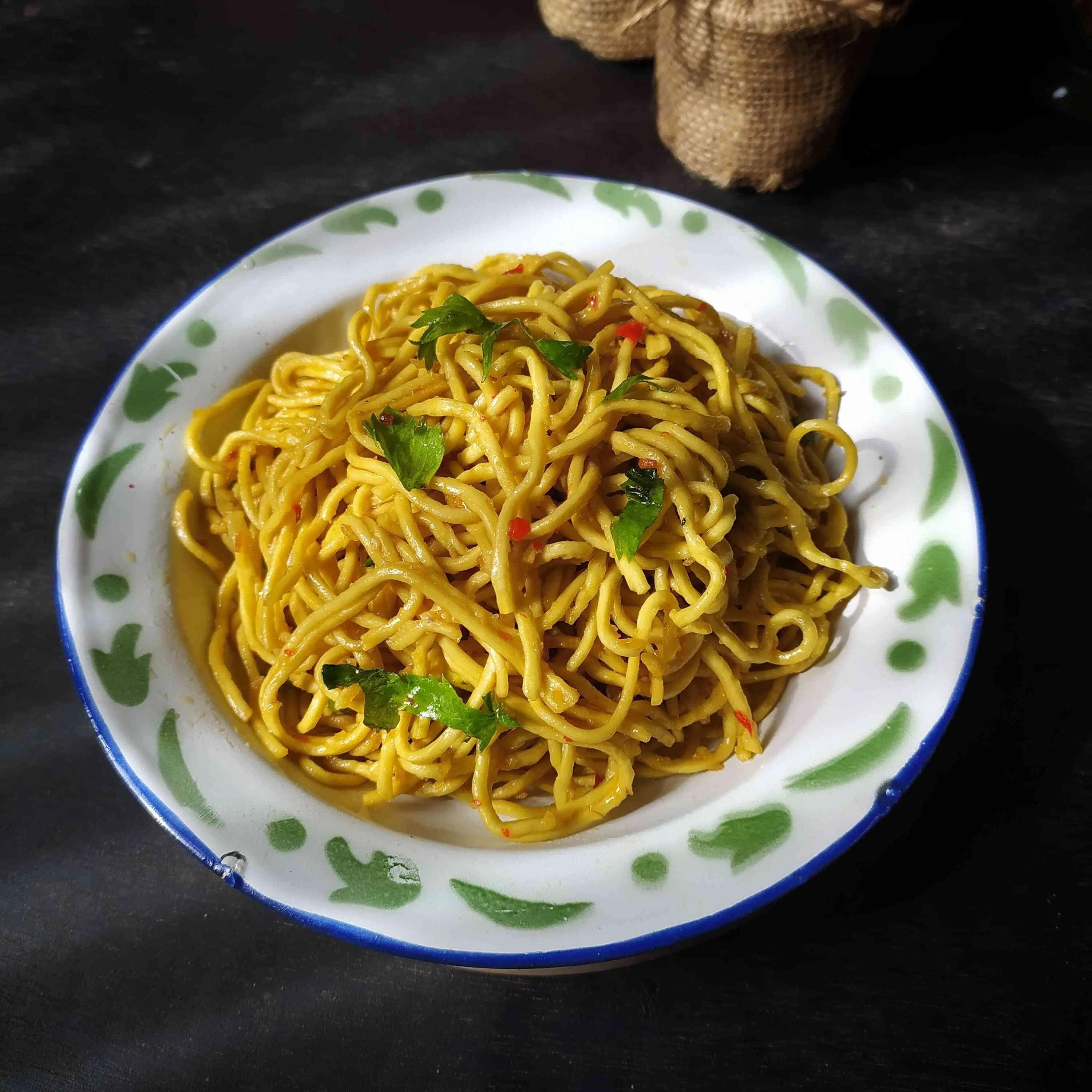 Resep Mie Kuning Tumis Seledri Sederhana Rumahan di Yummy App