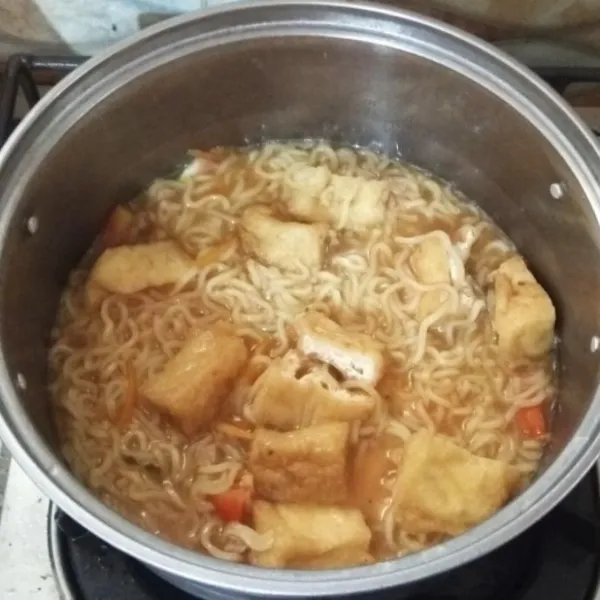 Masak hingga semua matang.