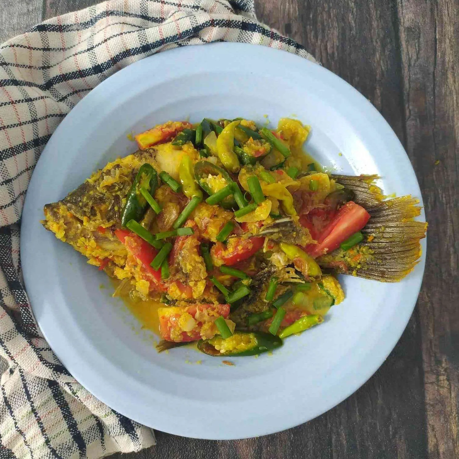 Ikan Gurame Bumbu Kuning