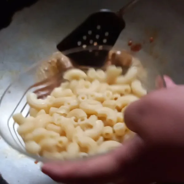 Rebus bakso dan macaroni