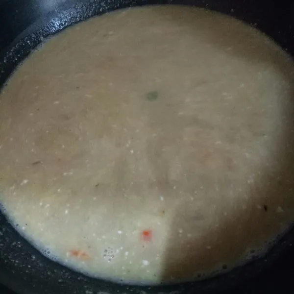 Campur bumbu halus dan bahan kuah. Masak dan koreksi rasa.