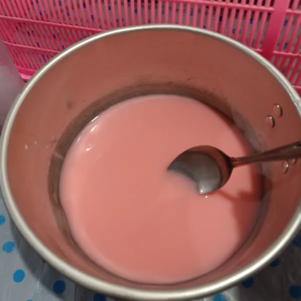 Aduk rata, lalu biarkan panasnya hilang.
