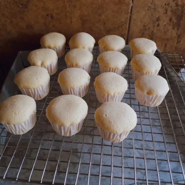 Keluarkan dari catakan. biarkan hingga dingin