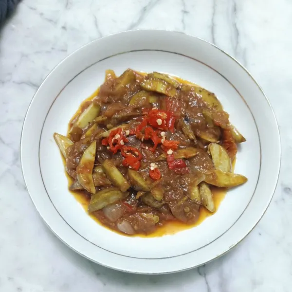 Siap disajikan untuk keluarga. Menu sederhana bikin boros nasi.