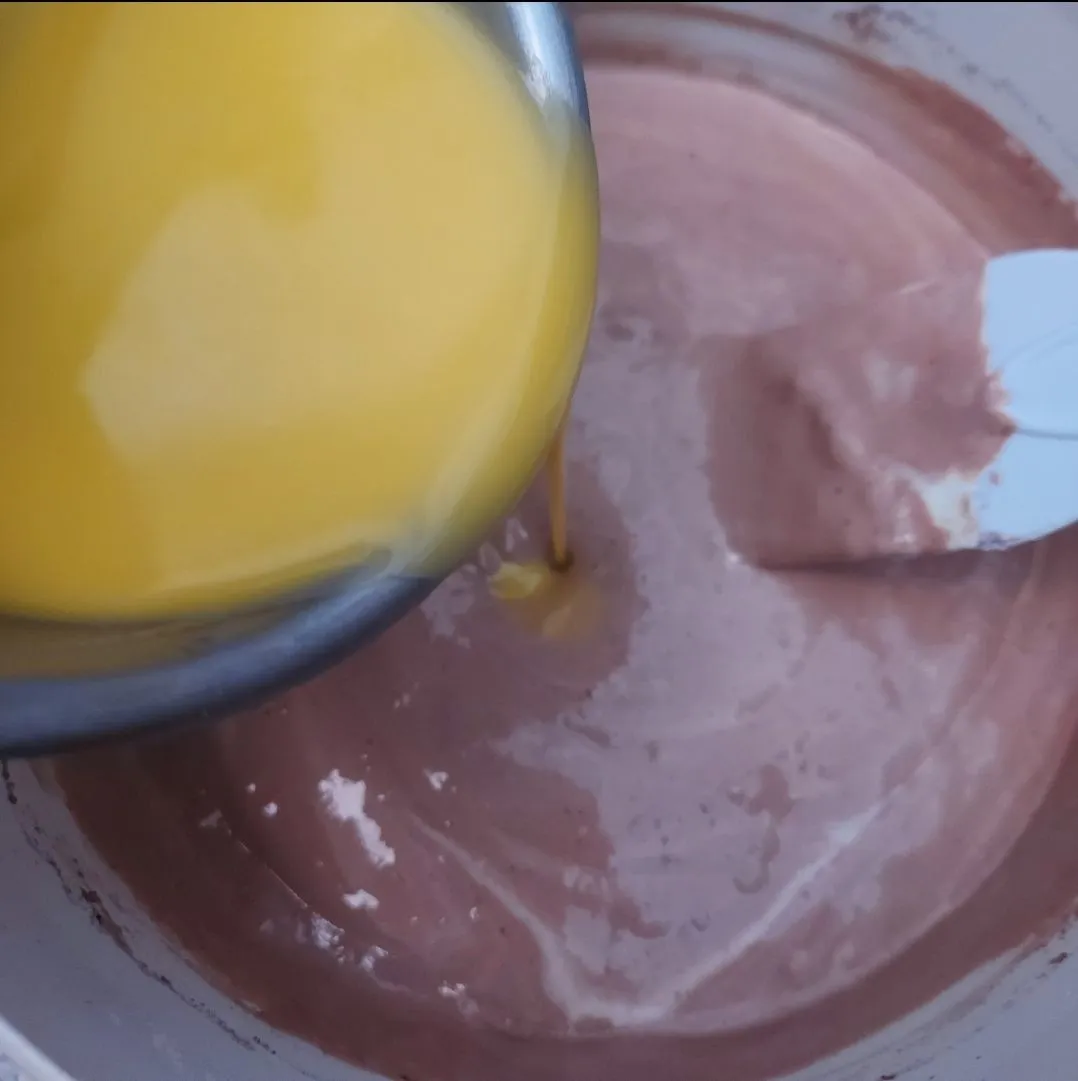 Step 4 Cake Cokelat Potong