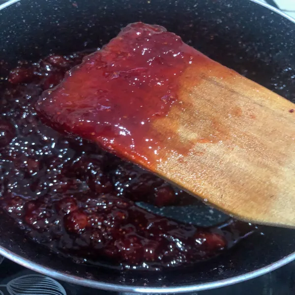 aduk hingga konsistensi seperti gambar. tidak terlalu encer namun tidak terlalu padat