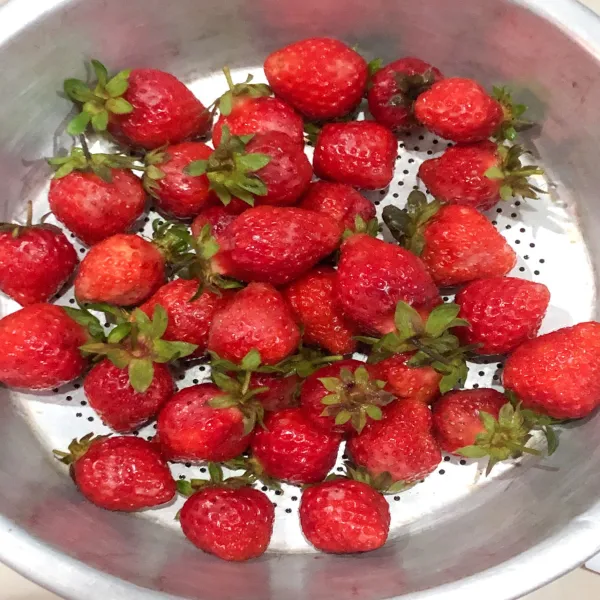 tiriskan lalu buang tangkainya