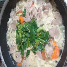 Masukan daun bawang, koreksi rasa, siap disajikan .
