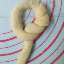 Kepang seperti ini.