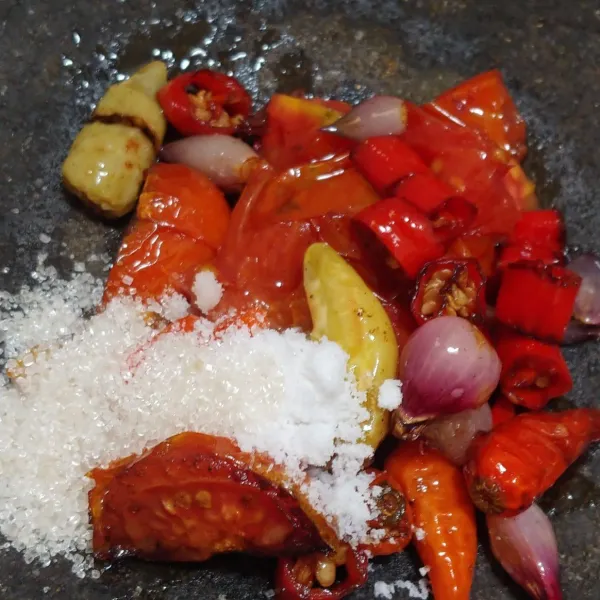 Kemudian beri bumbu.