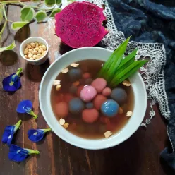 Wedang Ronde (dengan Pewarna Alami)
