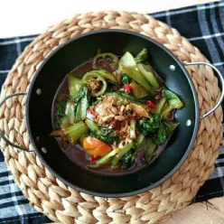 Tumis Pokcoy Manis Pedas