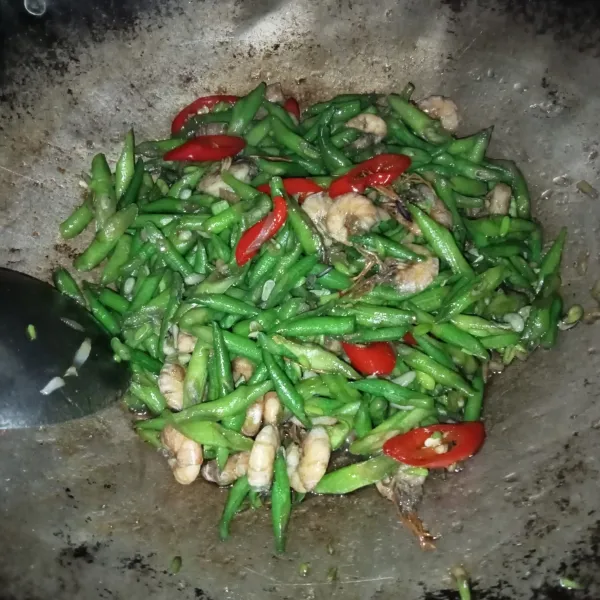 Masak hingga matang, cicipi rasanya dan siap disajikan.