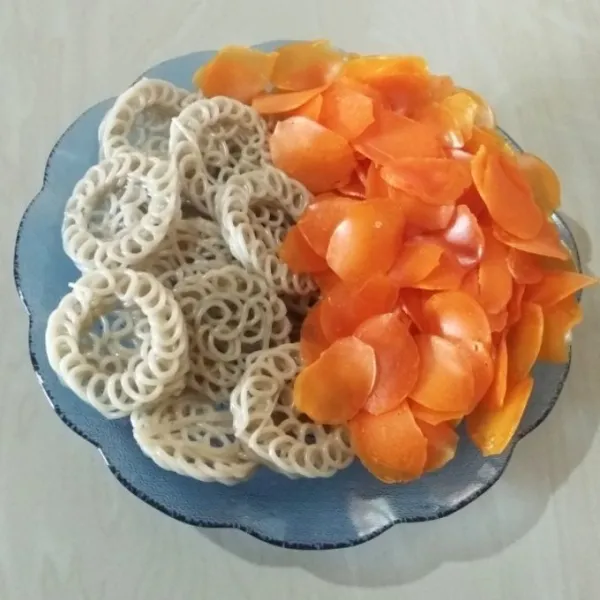 Siapkan bahan-bahannya.