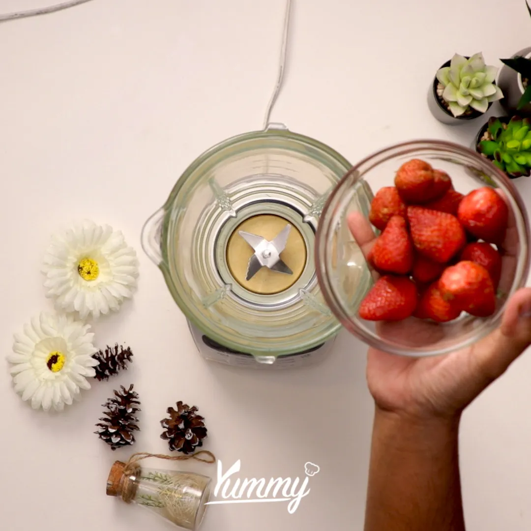 Step 1 Regally Strawberry Milkshake