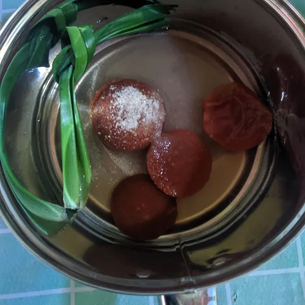 Campur semua bahan kinca.