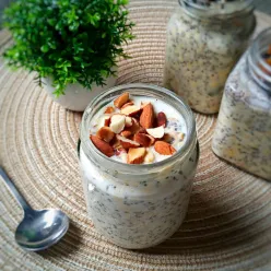 Almond Overnight Oats