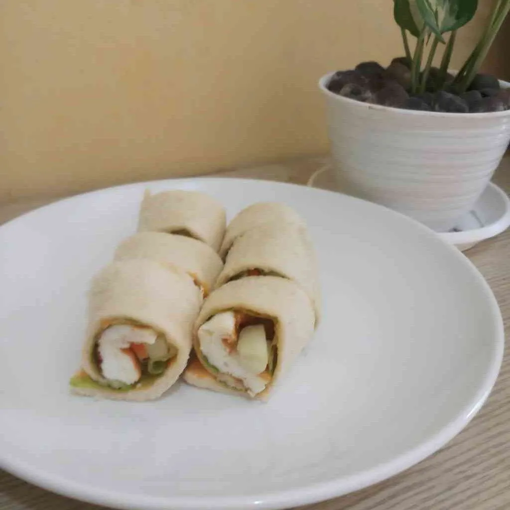 Roll Sandwich with Egg White