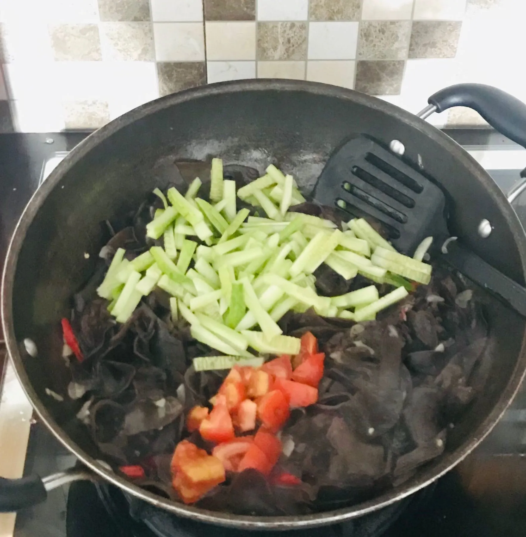 Step 5 Tumis Jamur Kuping & Timun