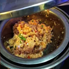 Kukus selama 25 menit, supaya sambal kelapa tidak cepat basi.