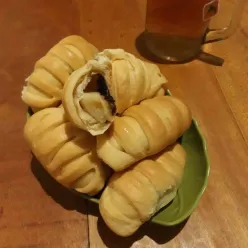 Roti Isi Pisang Coklat