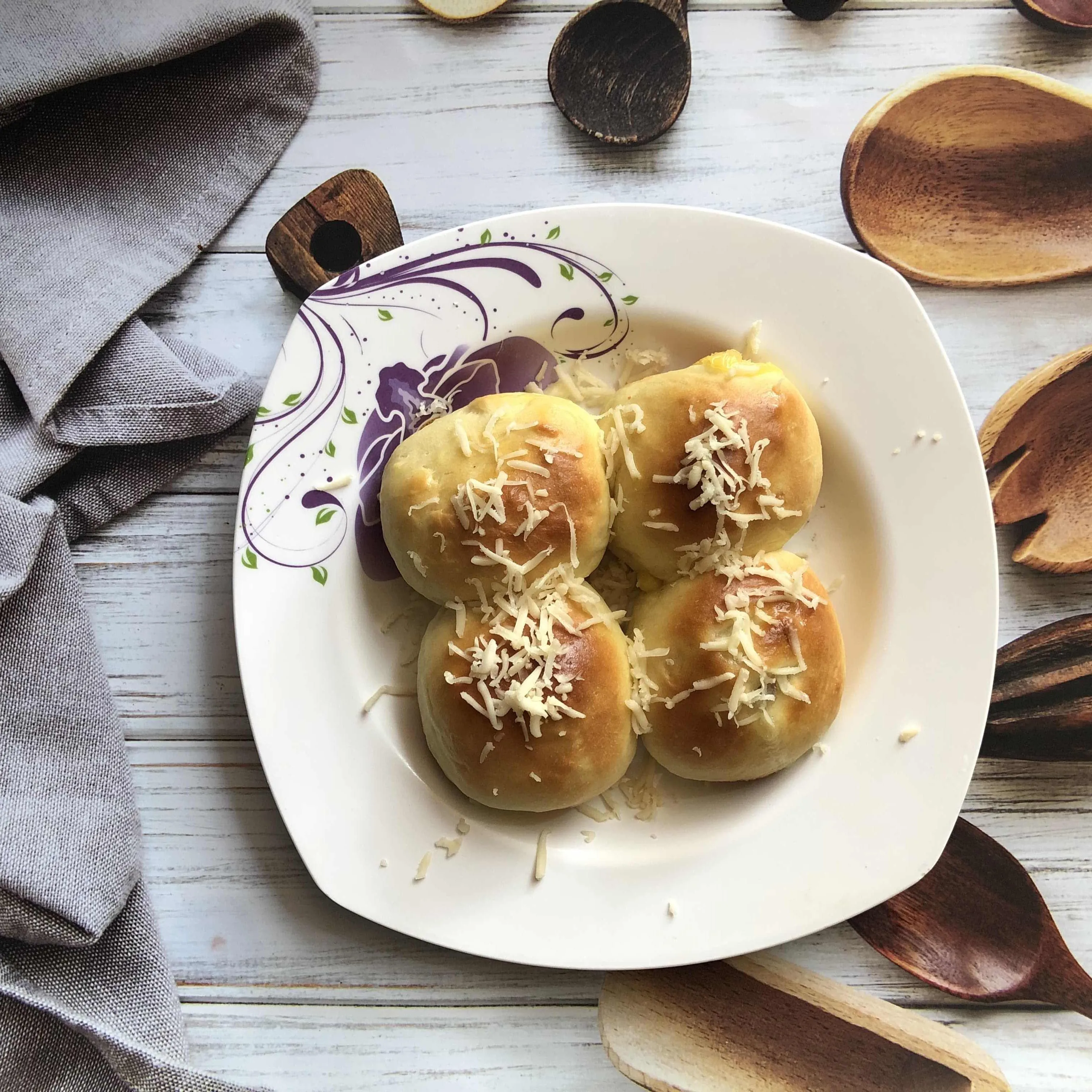 Roti Isi Custard Vanilla