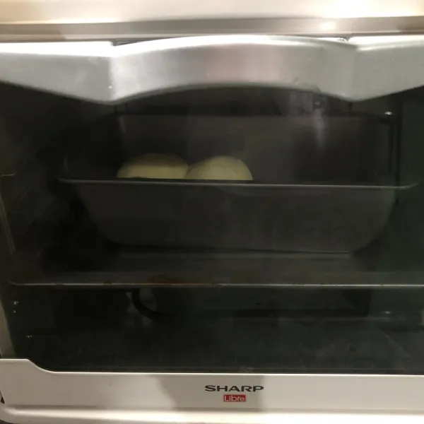 Oven roti 180° selama-+ 20 menit api atas bawah lalu beri topping