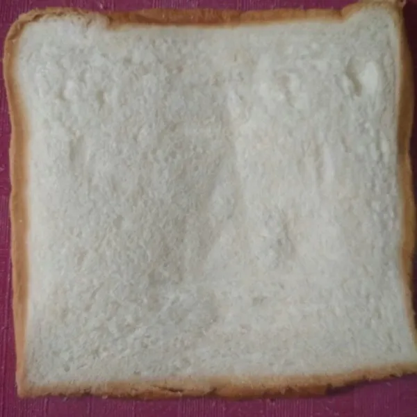 Gilas roti tawar.