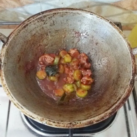 Aduk-aduk sebentar saja, angkat.