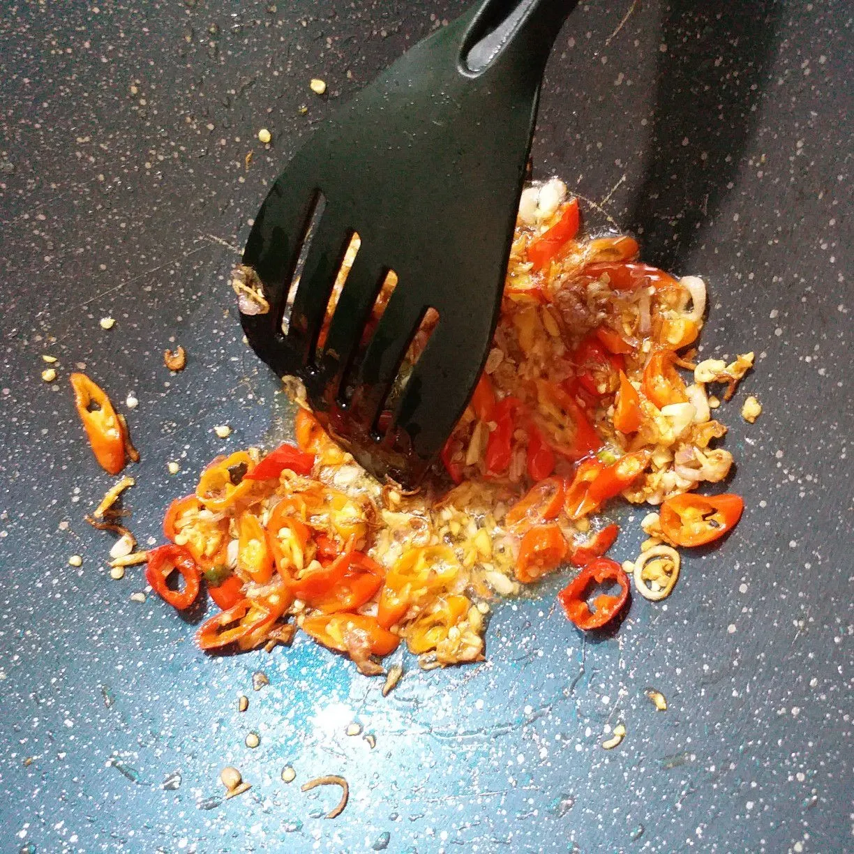 Step 3 Tumis Terong Teri Saos Tiram