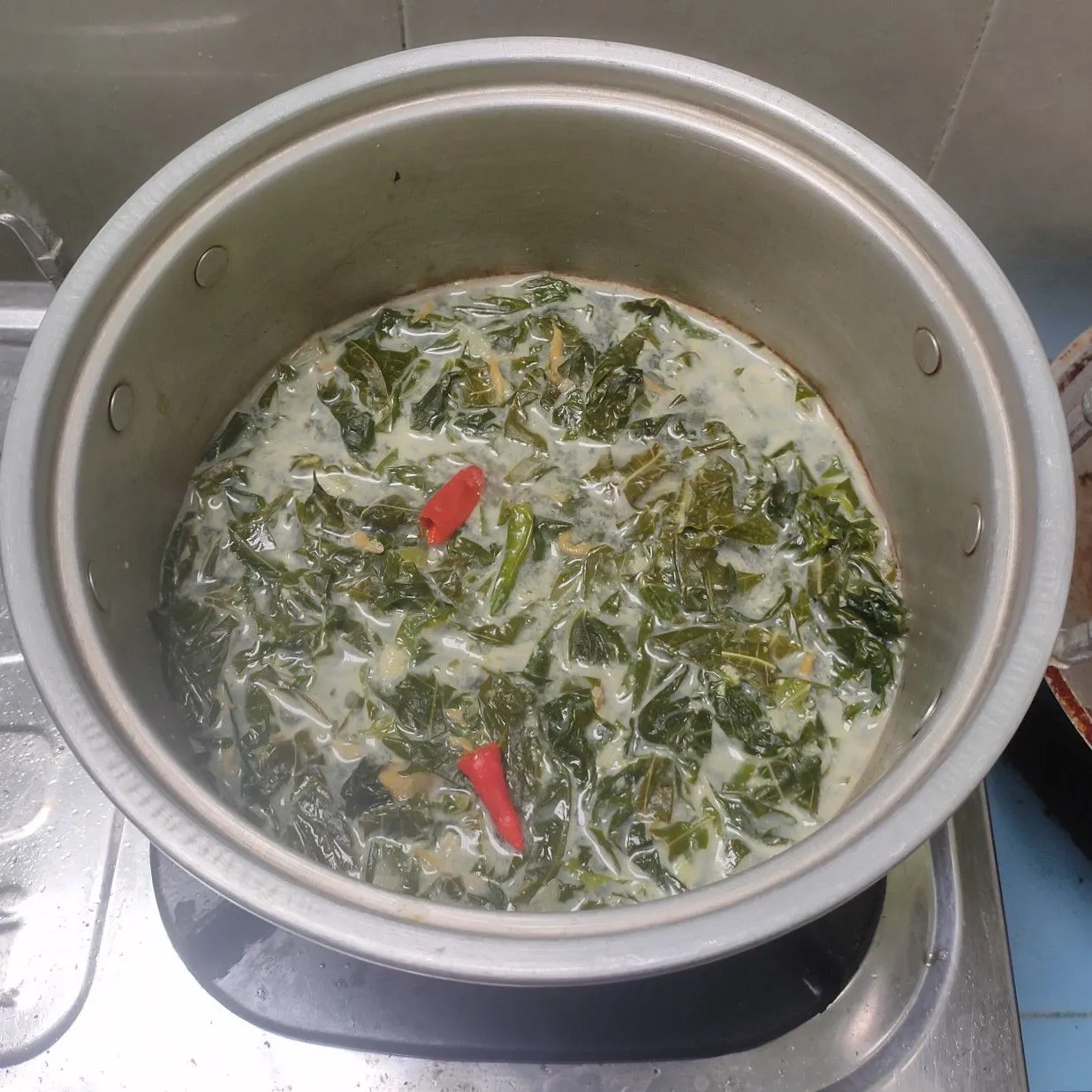 Step 5 Daun Singkong Ikan Teri Kuah Santan