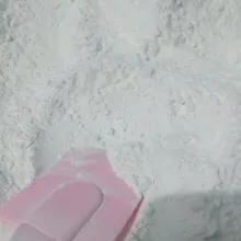 Sangrai tepung sagu hingga ringan.