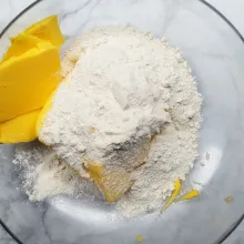Masukkan gula halus, margarin, dan butter. Mixer selama ±2 menit.