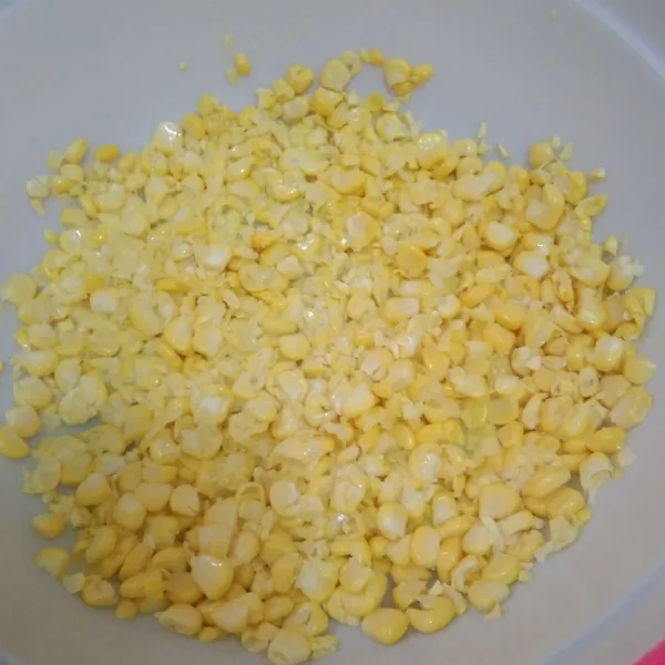 Tumbuk kasar jagung manis