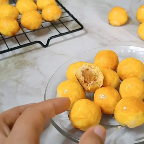 Panggang kembali dengan api 120° selama 10-15 menit, angkat dan biarkan dingin lalu bisa disimpan di toples.