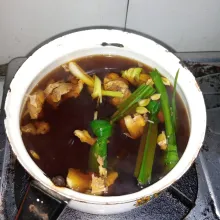 Aduk rata Poka matikan api kemudian saring Poka'.