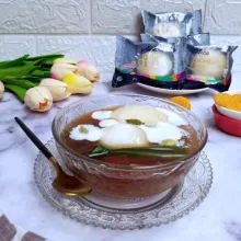 Tambahkan Mochi di atas Poka'. Aduk pelan Poka' berisi mochi dan siap dinikmati. Rasakan sensasi kenyal hangat menjadi satu. Yummy