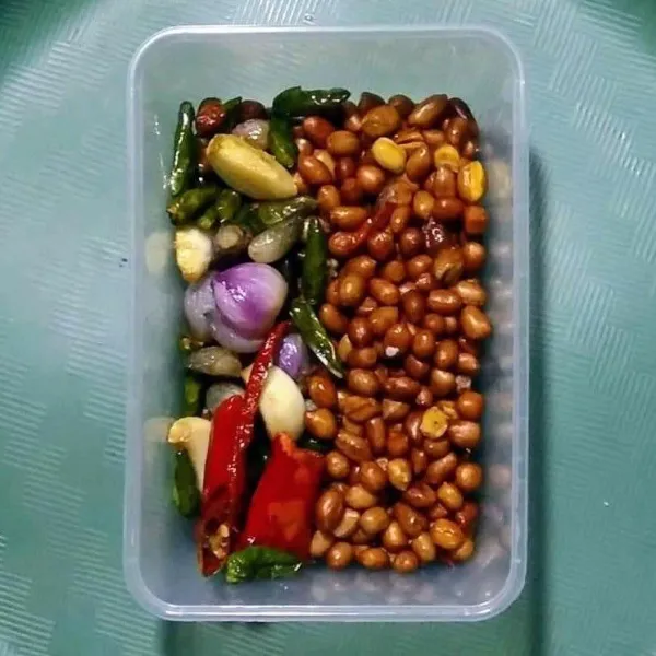 Goreng bumbu sambal karedok