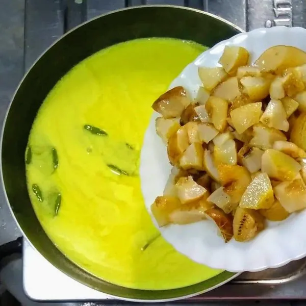 Masukkan kikil.
