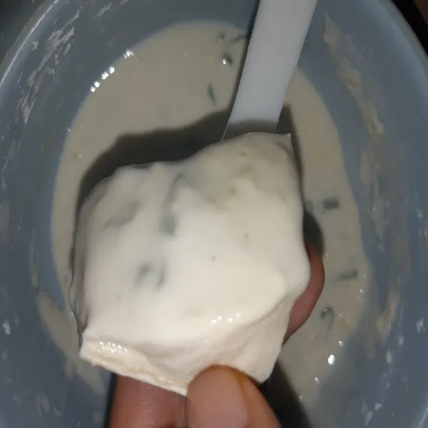Tempelkan di tahu