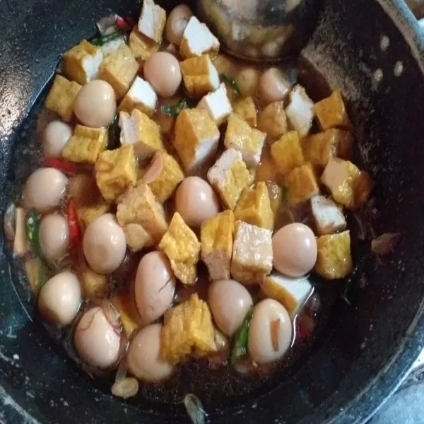 Masukan tahu aduk-aduk .
