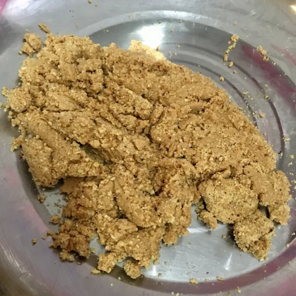Blender kacang tanah sangrai sampai halus