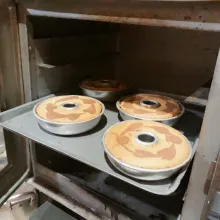 Oven dengan api sedang 20 menit rak bawah & 10 menit rak atas.