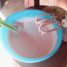 Masukkan SP/ pengemulsi. Mixer kembali selama 10 menit.