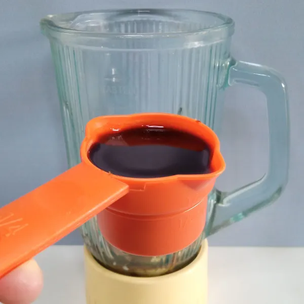 Tuang kopi.